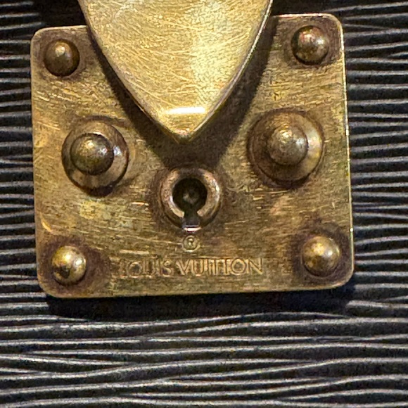 Louis Vuitton Epi Serviette Ambassadeur - Picture 4 of 16